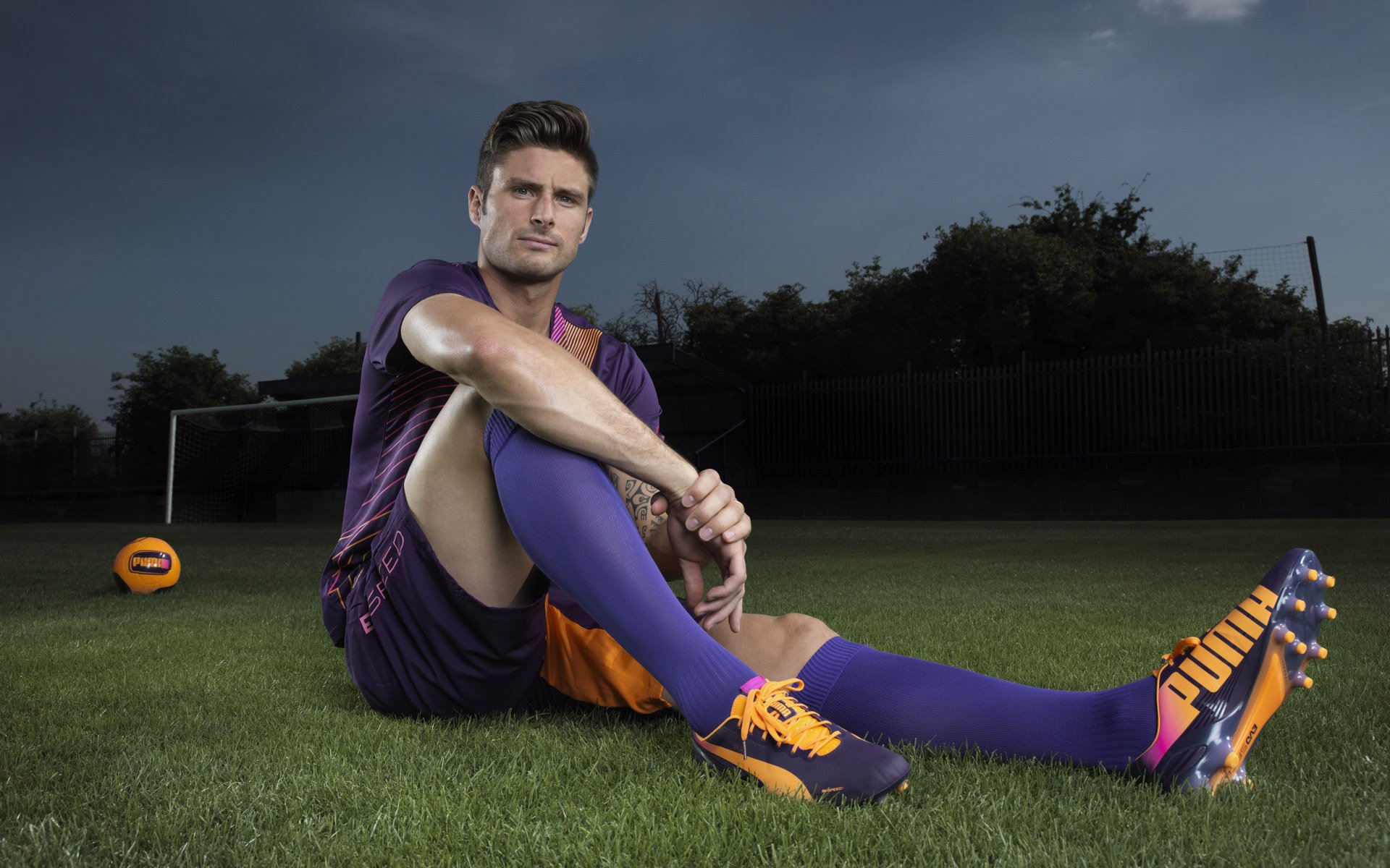 马刺粉碎开拓者,米切尔攻防两端统治,新王当立?