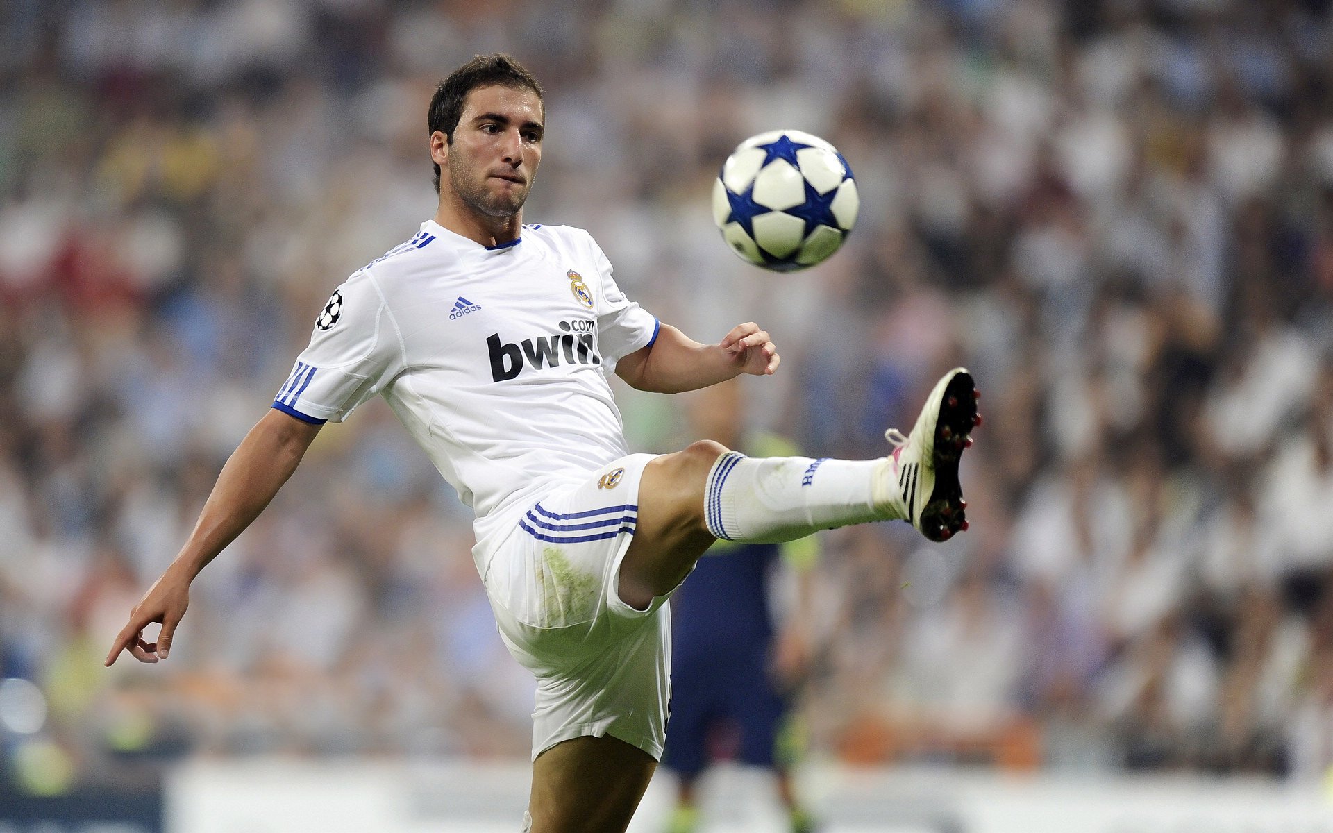 内马尔末节风暴，切尔西与日本之战，足球如何成为全球化的镜子