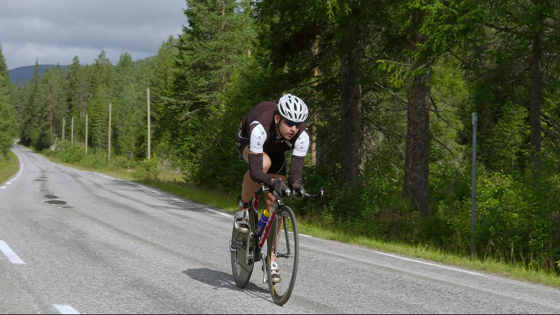 坎特发挥堪称完美，德国压哨击败喀麦隆，一场定义现代足球的微型战争